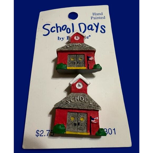 Vintage School Days by La Mode Hand Painted Buttons-Bus / House-Card 1301-1302 - Picture 2 of 5